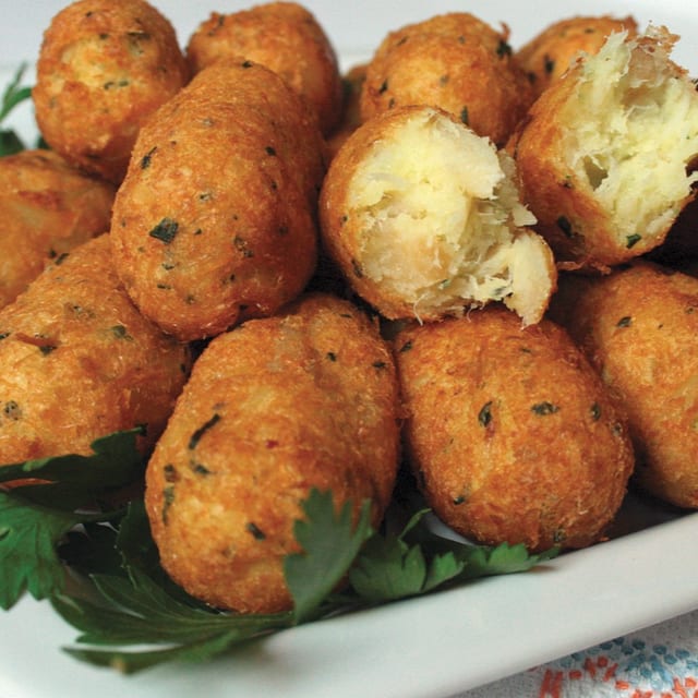 Bolinhos De Bacalhau A Portucale.