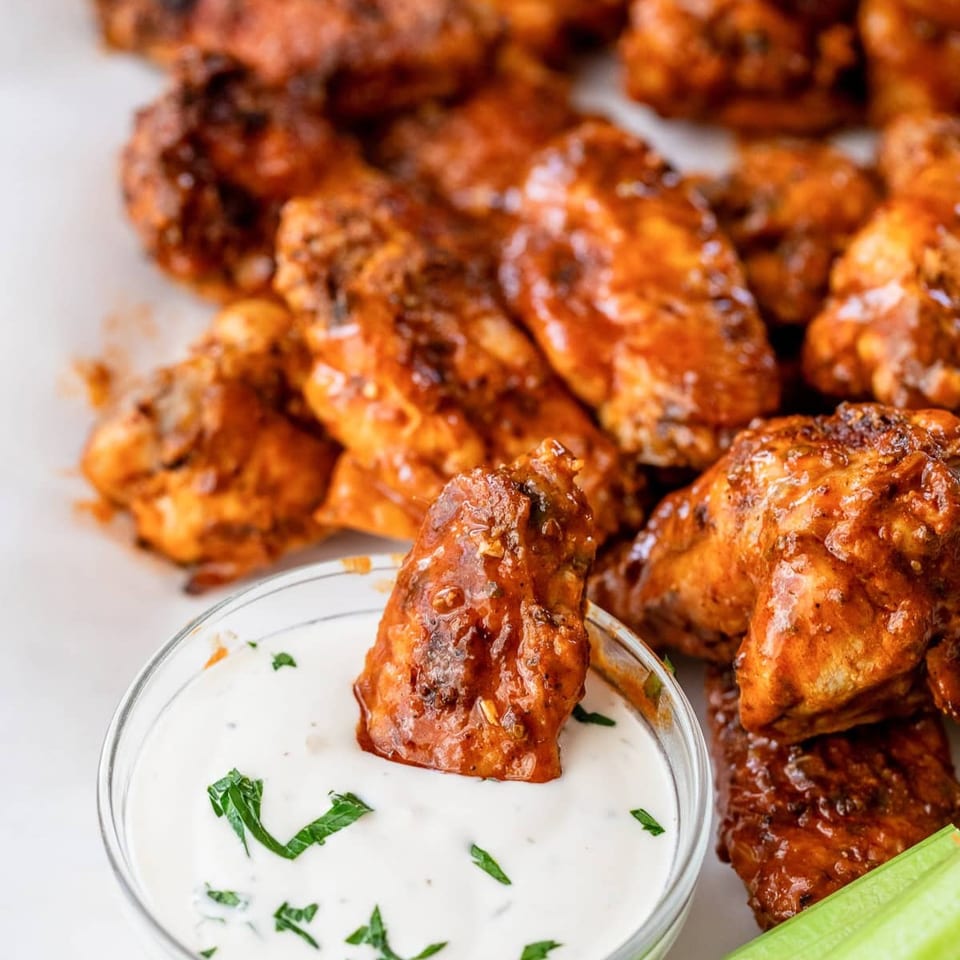 Delicious Wings: A Crowd Favorite