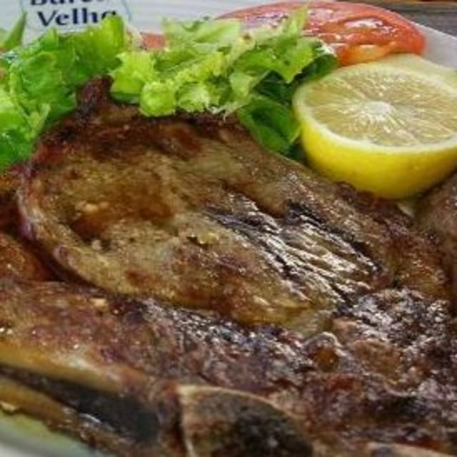 Costeletas De Vitela Grelhada.