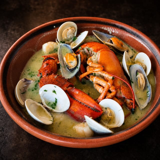 Mariscada Em Molho Verde Ou Vermelho.