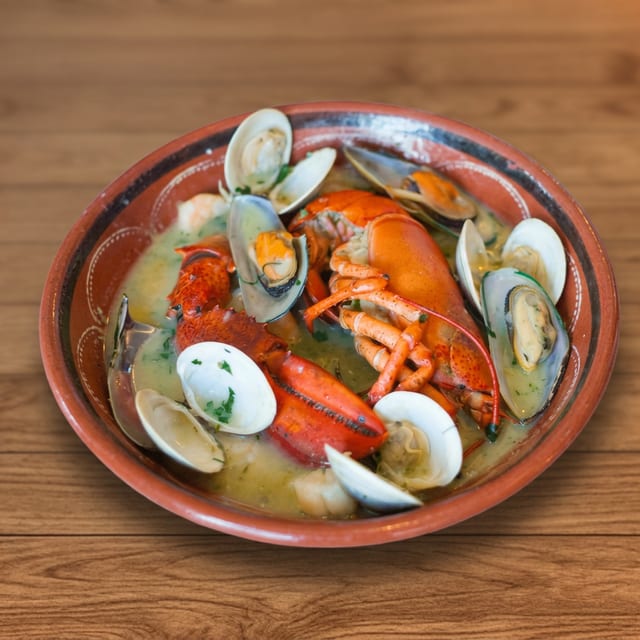 Mariscada Em Molho Verde Ou Vermelho.
